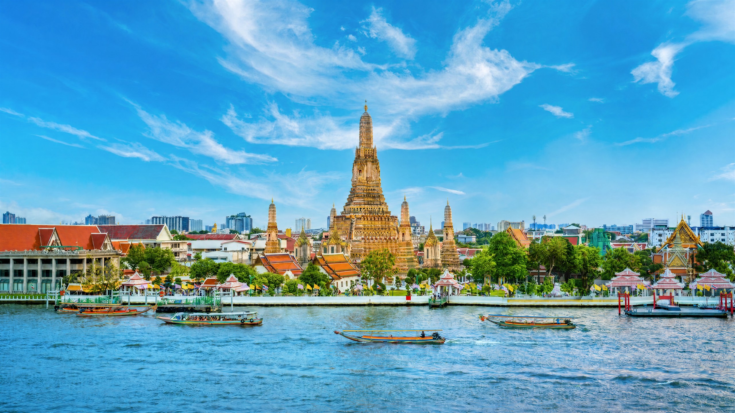 Wat Arun temple on the Chao Phraya river in Bangkok